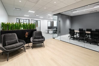 6350 Walker Ln, Alexandria, VA à louer Photo intérieure– Image 2 sur 13