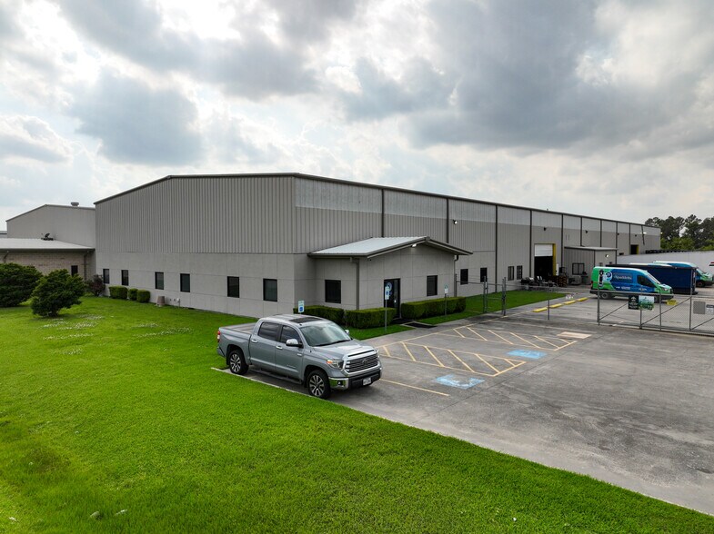 6610 Willowbrook Park Dr, Houston, TX à louer - Photo de l’immeuble – Image 1 sur 2
