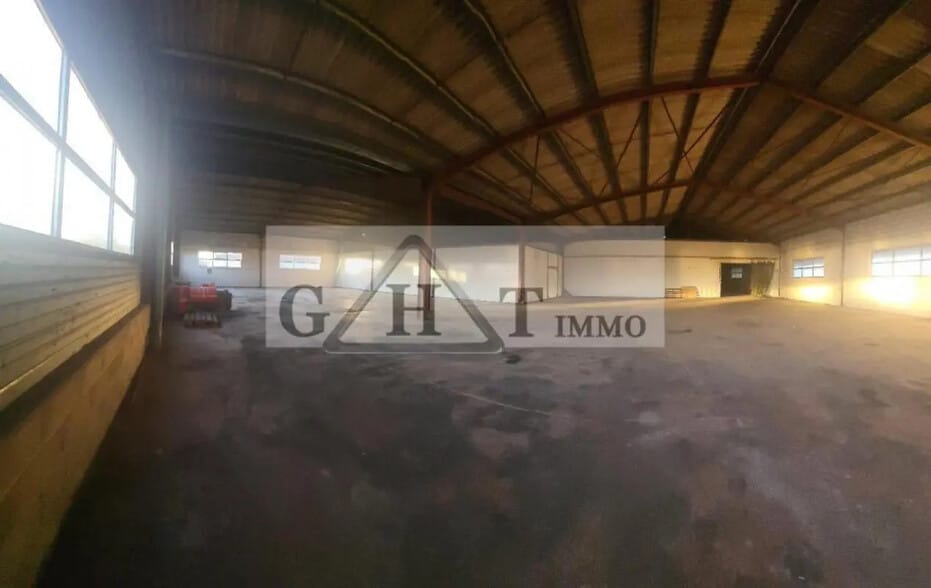 Industriel/Logistique dans La Forêt-le-Roi à vendre - Photo de l’immeuble – Image 2 sur 5