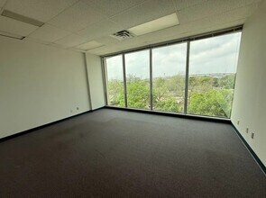 1106 Clayton Ln, Austin, TX à louer Photo intérieure– Image 1 sur 1