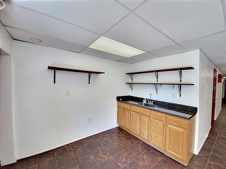 156 E 109th St, New York, NY à louer - Photo de l’immeuble – Image 3 sur 18