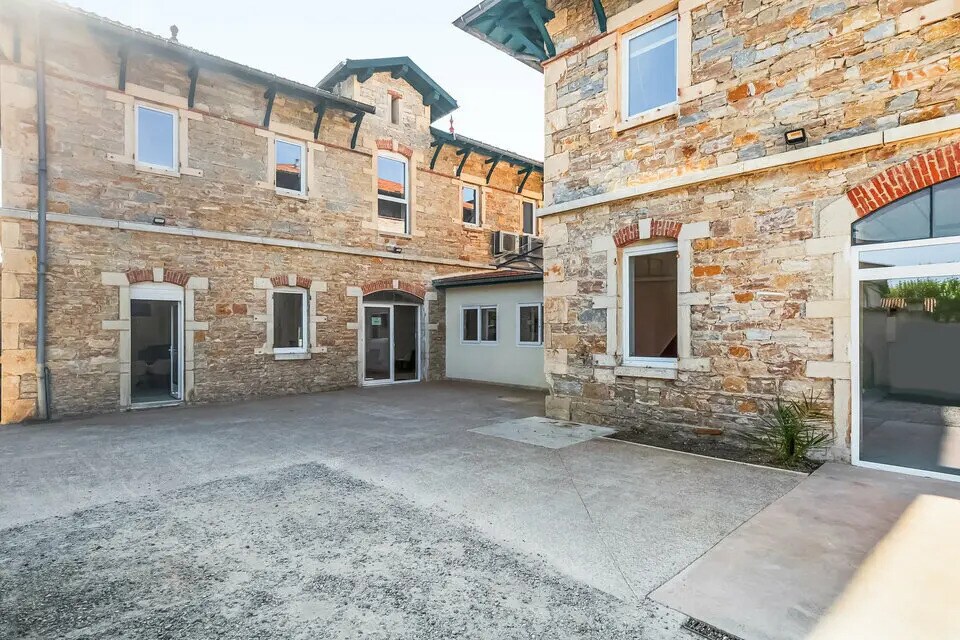 Bureau dans Meyzieu à louer Photo de l’immeuble– Image 1 sur 4