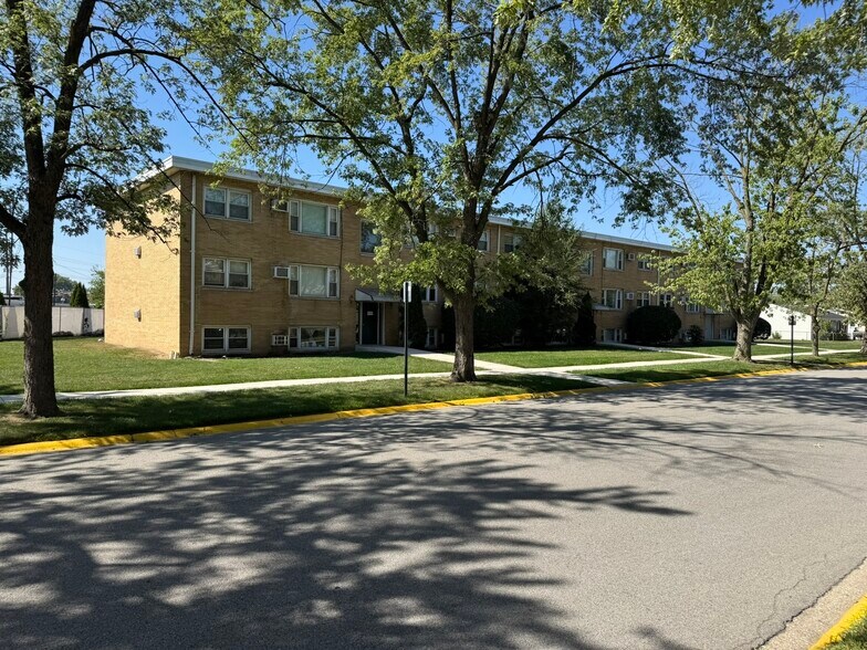 9620 Farmer Dr, Highland, IN à vendre - Photo de l’immeuble – Image 2 sur 30