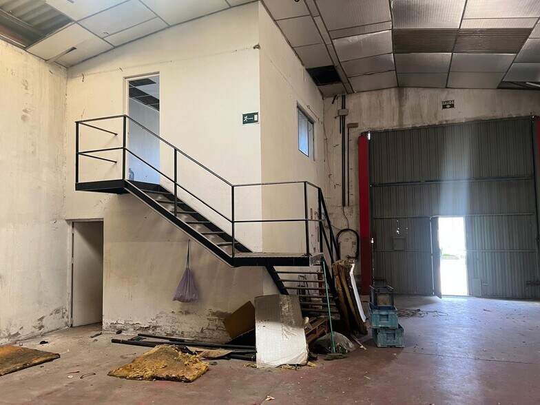 Industriel/Logistique dans Meco, Madrid à vendre - Photo de l’immeuble – Image 3 sur 16