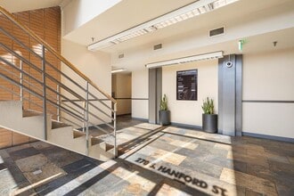 270 S Hanford St, Seattle, WA à louer Photo intérieure– Image 1 sur 5