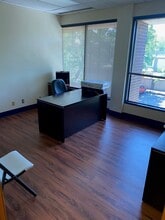 10700 SW Beaverton Hillsdale Hwy, Beaverton, OR à louer Photo intérieure– Image 2 sur 4