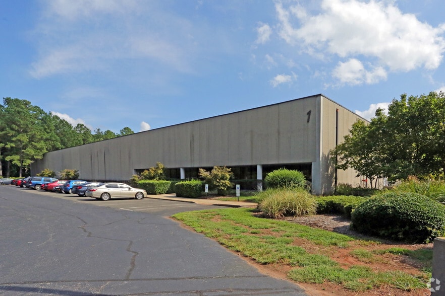 2525 Whilden Dr, Durham, NC à louer - Photo principale – Image 1 sur 16