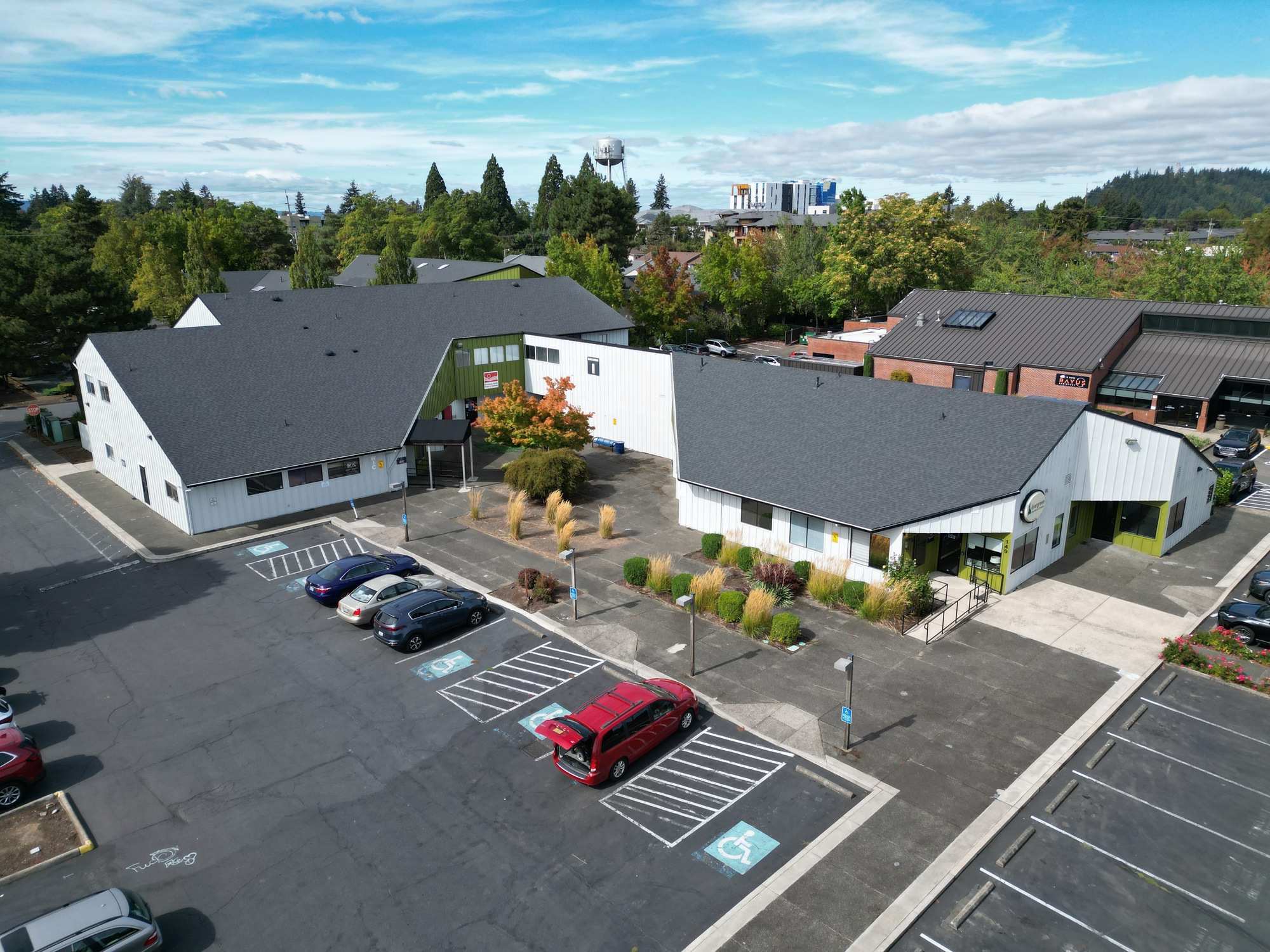 121-185 NE 102nd Ave, Portland, OR à louer Photo de l’immeuble– Image 1 sur 3