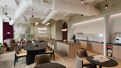 902 Broadway, New York, NY à louer Photo intérieure– Image 2 sur 2