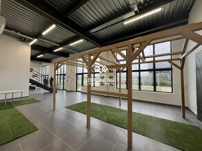 Local d’activités dans Saint-Pierre-du-Perray à louer Photo intérieure– Image 2 sur 19