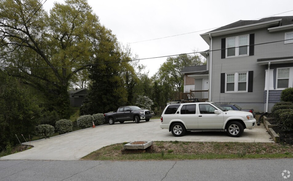 112 Lavinia Ave, Greenville, SC à louer - Photo de l’immeuble – Image 2 sur 9