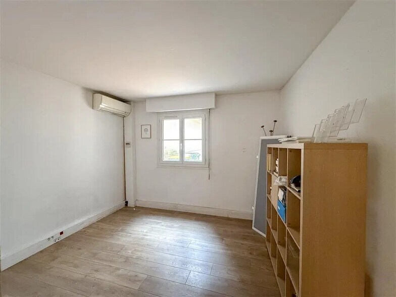 Bureau dans Paris à louer - Photo de l’immeuble – Image 2 sur 4