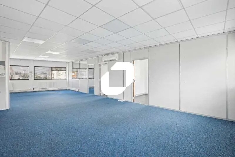 Bureau dans Chilly-Mazarin à vendre - Photo de l’immeuble – Image 2 sur 14