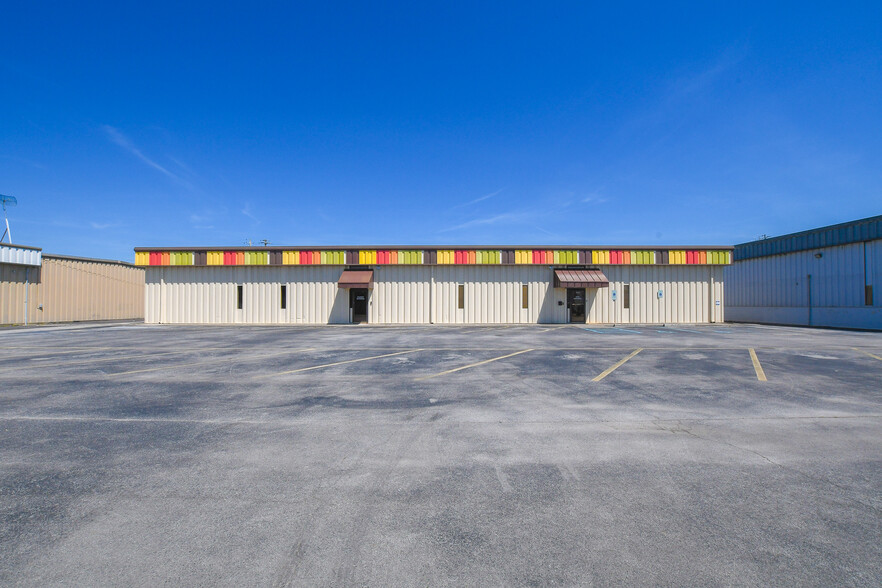 4812 Commercial Dr, Huntsville, AL à louer - Photo de l’immeuble – Image 1 sur 4