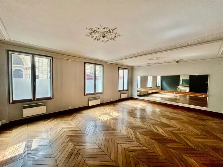 Bureau dans Paris à louer - Photo de l’immeuble – Image 2 sur 2