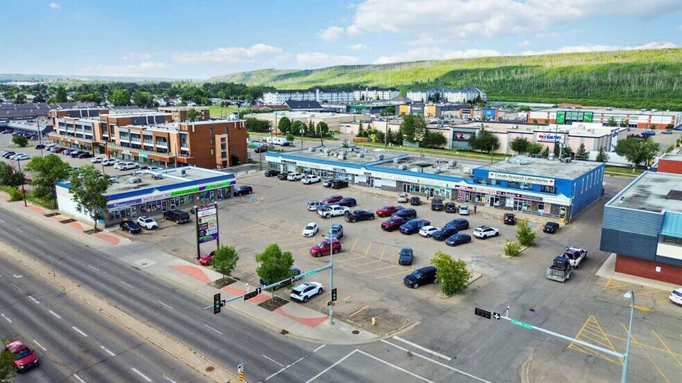 8706 Franklin Ave, Fort McMurray, AB à vendre - Photo de l’immeuble – Image 2 sur 9