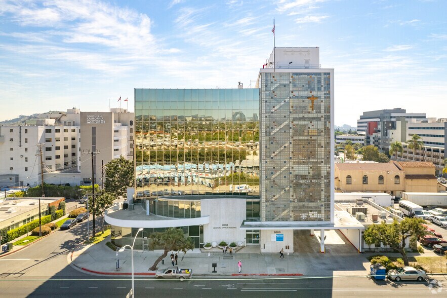 9808 Venice Blvd, Culver City, CA à louer - Photo de l’immeuble – Image 2 sur 5