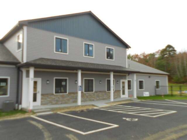 54 Holman Rd, Plymouth, MA à louer - Photo de l’immeuble – Image 2 sur 15