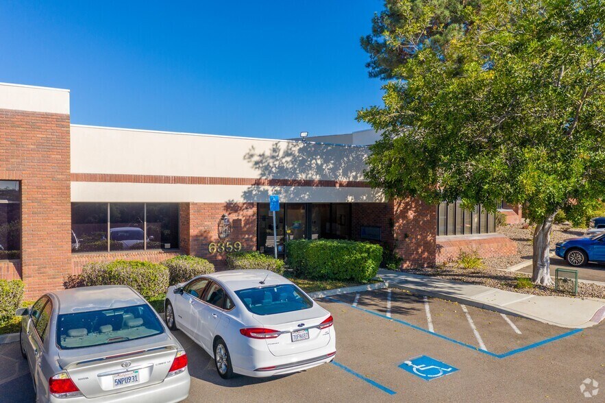 6359 Nancy Ridge Dr, San Diego, CA à vendre - Photo de l’immeuble – Image 2 sur 7