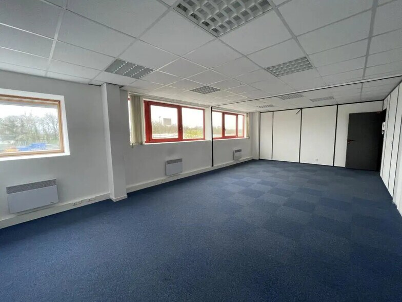 Bureau dans Évreux à louer - Photo de l’immeuble – Image 3 sur 4
