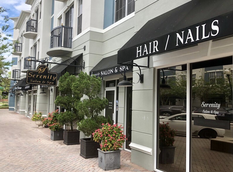 9912 Linebaugh Ave, Tampa, FL à louer - Photo de l’immeuble – Image 3 sur 3