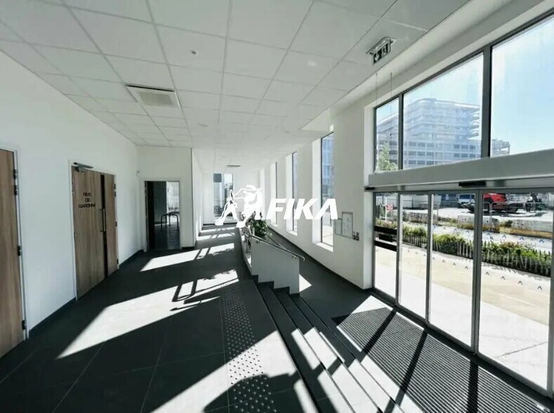 Bureau dans Bordeaux à louer - Photo de l’immeuble – Image 2 sur 16