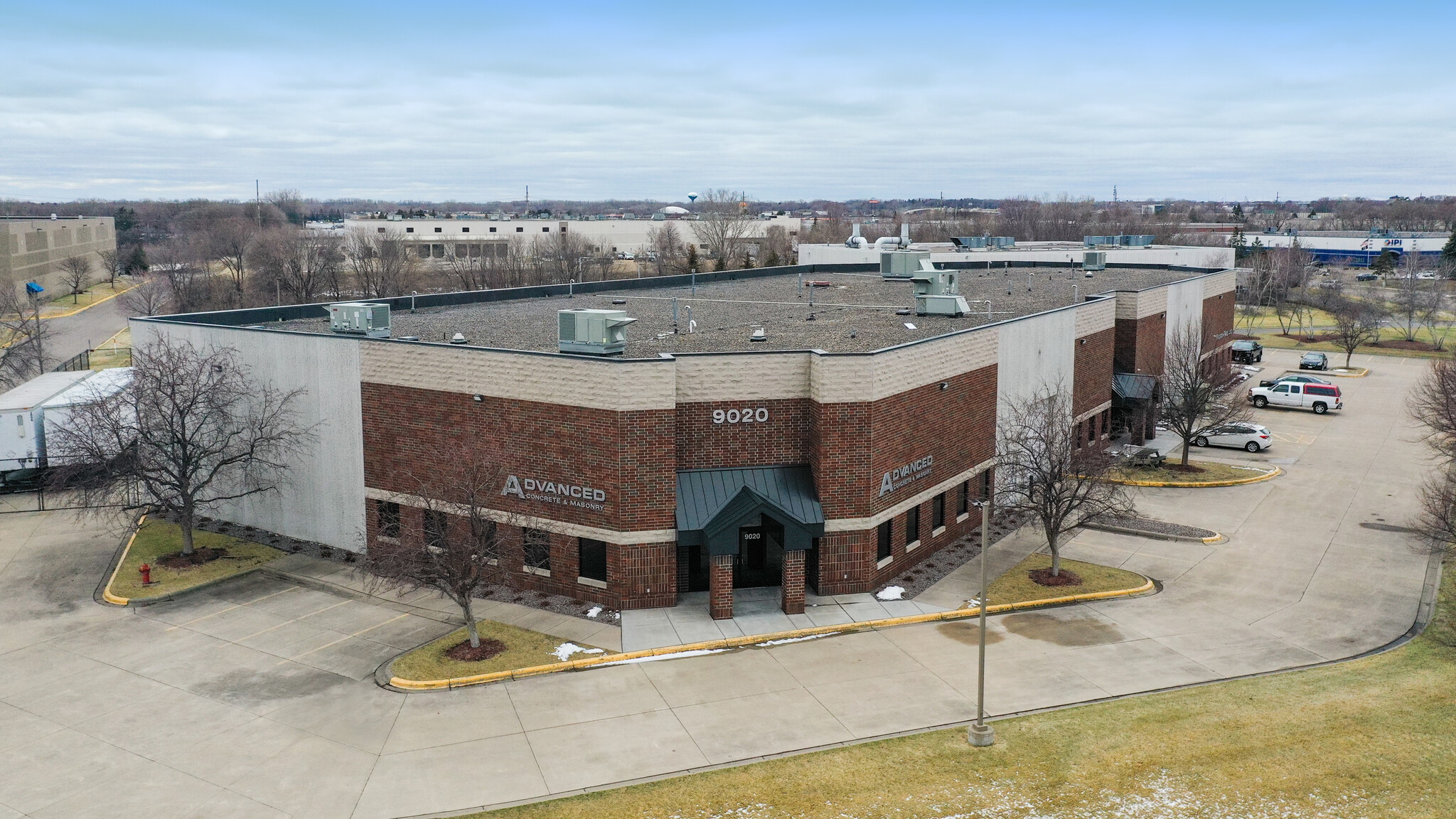 9020 N Wyoming Ave, Brooklyn Park, MN à louer Photo de l’immeuble– Image 1 sur 10