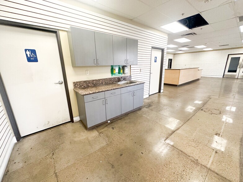 600-656 Dunn Cir, Sparks, NV à louer - Photo de l’immeuble – Image 3 sur 6