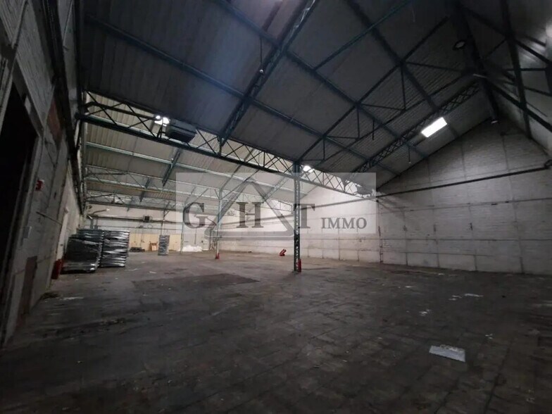 Industriel/Logistique dans Bezons à louer - Photo de l’immeuble – Image 1 sur 5