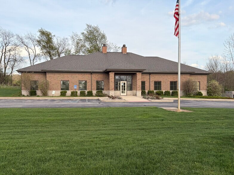 60267 Century Dr, Cassopolis, MI à vendre - Photo de l’immeuble – Image 1 sur 19