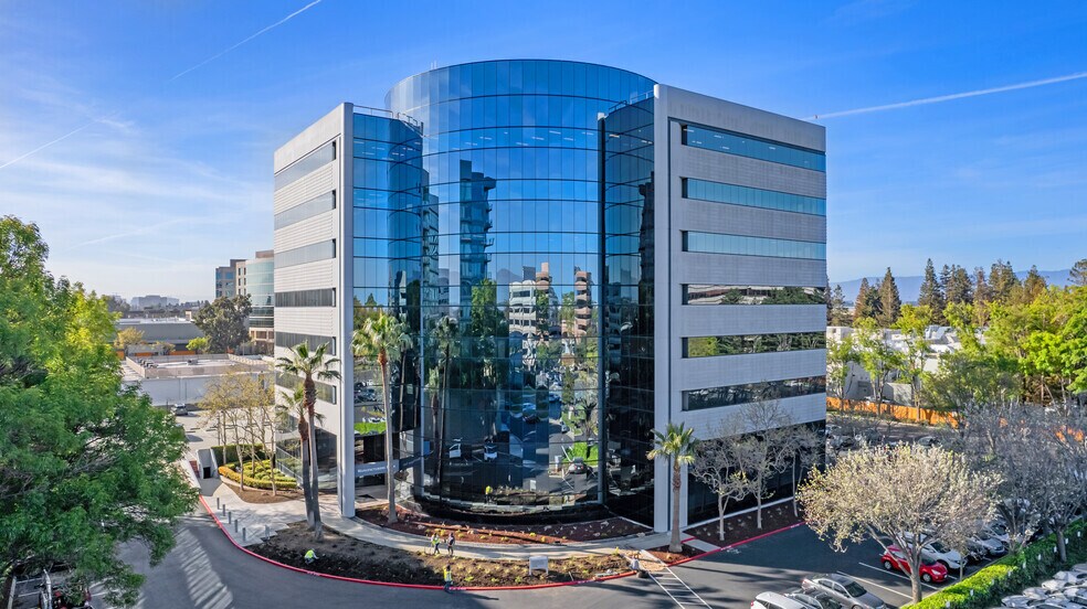100 Century Center Ct, San Jose, CA à louer - Photo de l’immeuble – Image 1 sur 6