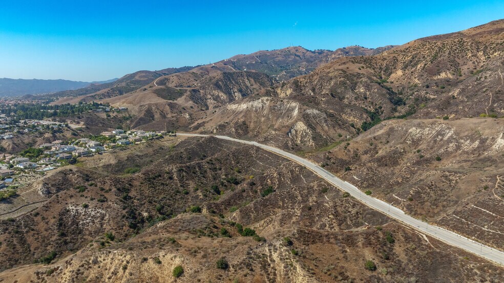 18300 Sesnon Blvd, Granada Hills, CA à vendre - Aérien – Image 3 sur 5