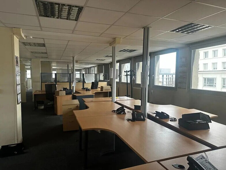 Bureau dans Le Havre à vendre - Photo de l’immeuble – Image 2 sur 14