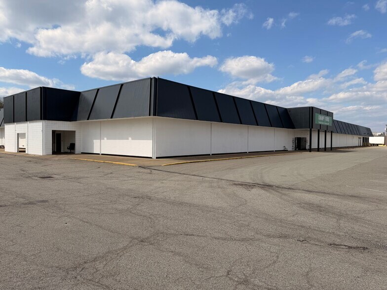 2930-2932 Lebanon Church Rd, West Mifflin, PA à louer - Photo de l’immeuble – Image 3 sur 8