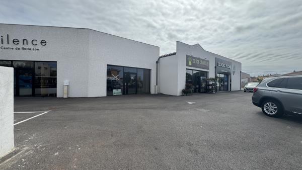 Plus de détails pour Local commercial à louer