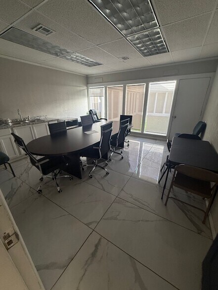 5553-5555 S Peoria Ave, Tulsa, OK à louer - Photo de l’immeuble – Image 3 sur 18