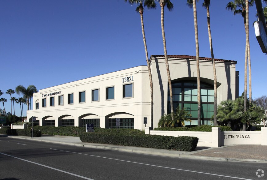 13821 Newport Ave, Tustin, CA à louer - Photo de l’immeuble – Image 2 sur 8