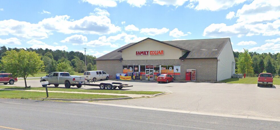 805 W Shaw St, Howard City, MI à vendre - Photo de l’immeuble – Image 3 sur 4