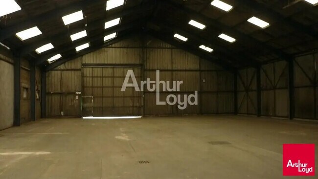Plus de détails pour Local d'activités à louer