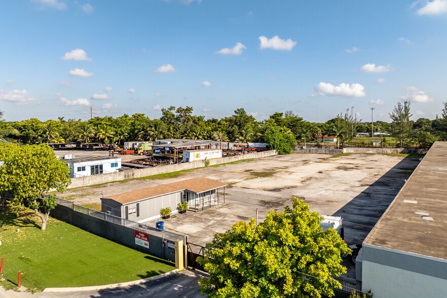2111 NW 141st St, Opa Locka FL - Terrain