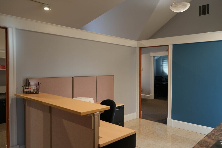 1 Club Acre Ln, Bedford, NH à louer - Photo de l’immeuble – Image 2 sur 14