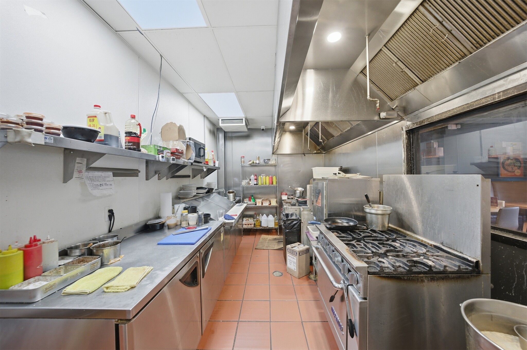 14200-14450 Culver Dr, Irvine, CA à louer Photo intérieure– Image 1 sur 1