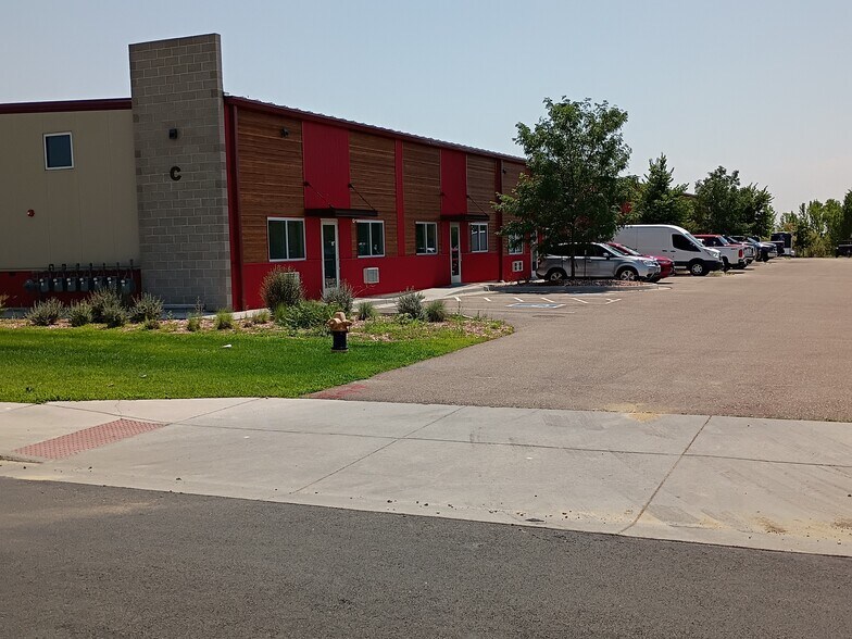 13782 E I25 Frontage Rd, Longmont, CO à louer - Photo principale – Image 2 sur 17