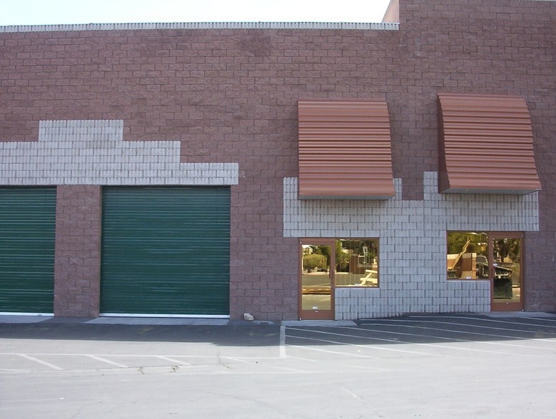 1000 N Stephanie Pl, Henderson, NV à louer - Photo de l’immeuble – Image 3 sur 42
