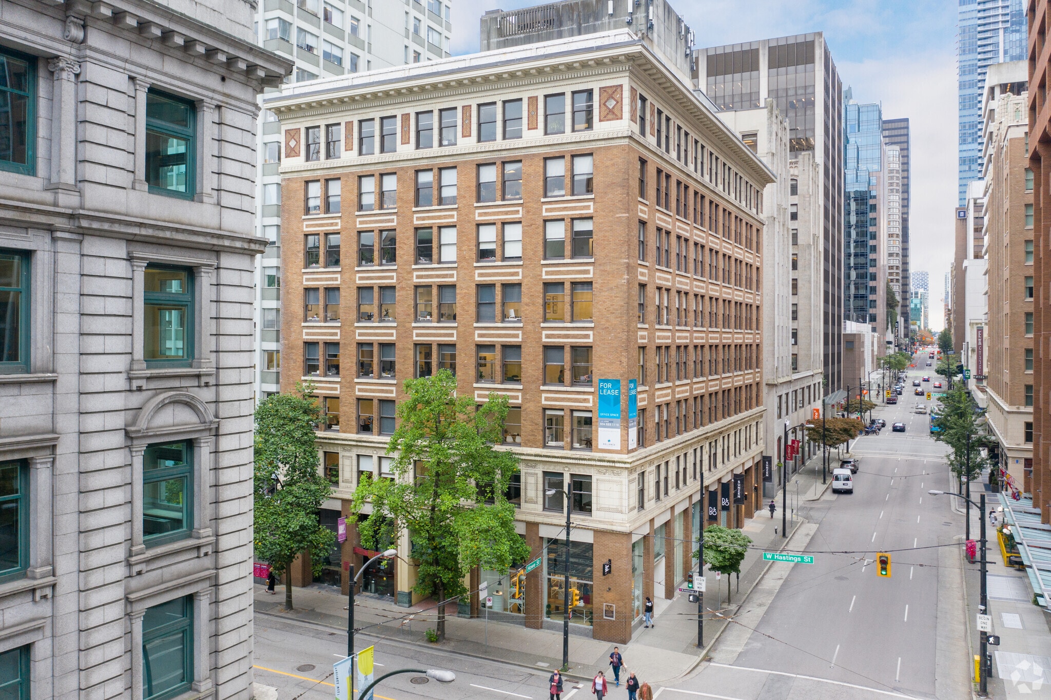 744 W Hastings St, Vancouver, BC à louer Photo principale– Image 1 sur 8