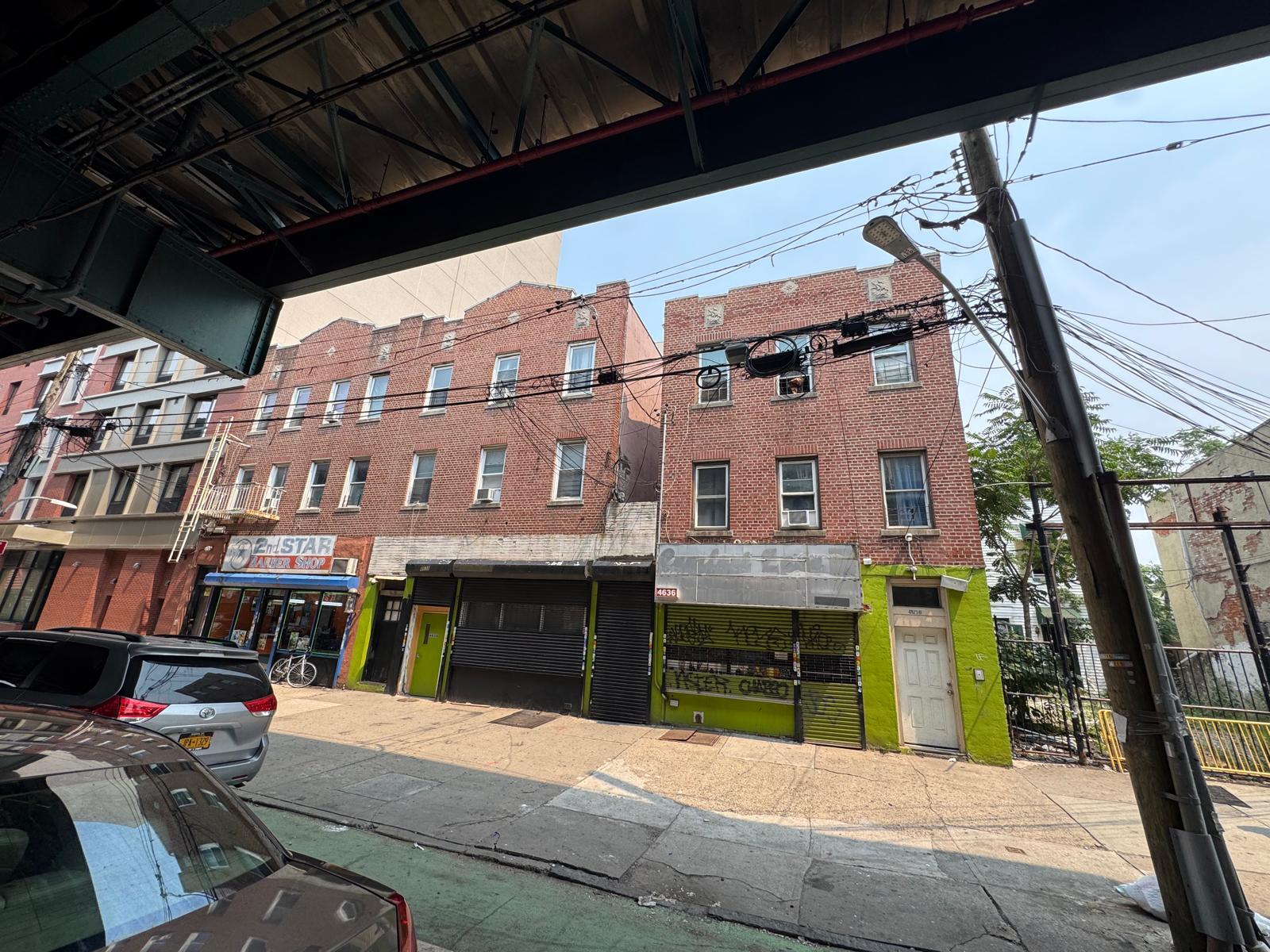 4638 White Plains Rd, Bronx, NY à vendre Photo de l’immeuble– Image 1 sur 3