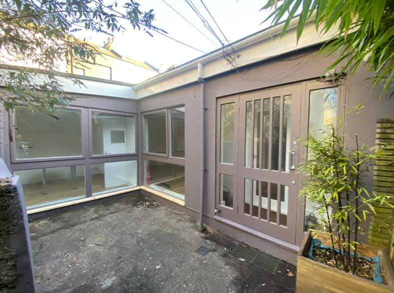 68A Clyde Rd, Brighton à louer - Photo de l’immeuble – Image 2 sur 7