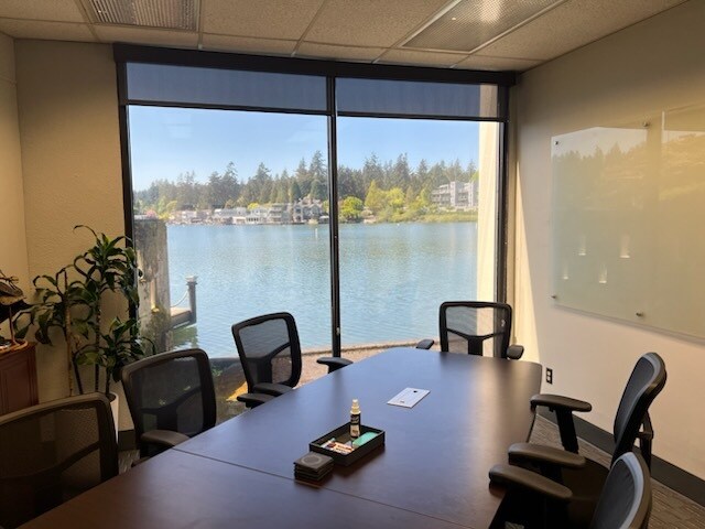 8 N State St, Lake Oswego, OR à louer - Photo de l’immeuble – Image 3 sur 13