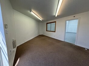 75 Executive Ave, Rohnert Park, CA à louer Photo intérieure– Image 2 sur 2