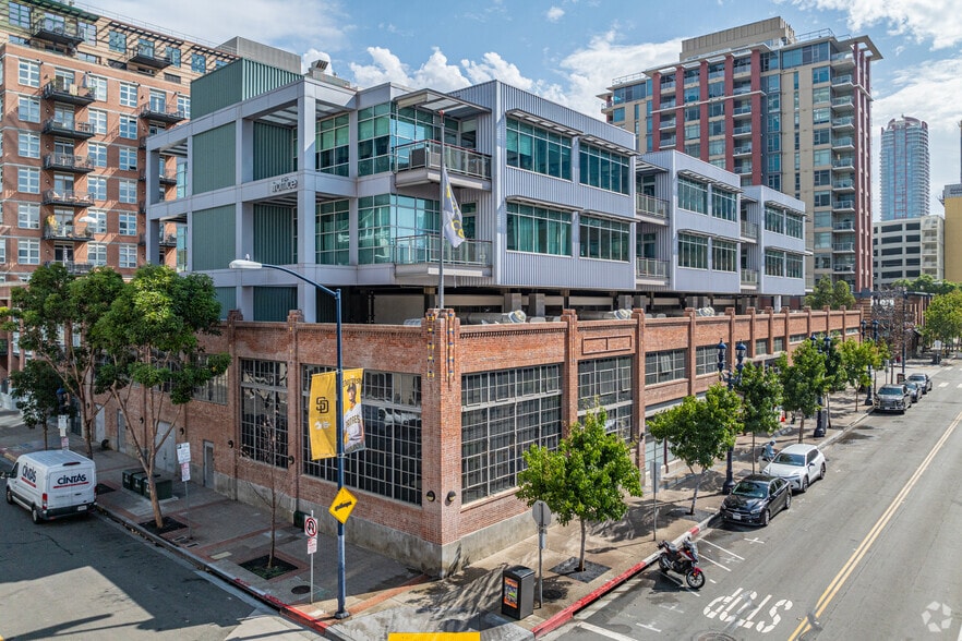 406 9th Ave, San Diego, CA à vendre - Photo principale – Image 1 sur 24